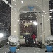 Alcuni fiocchi di neve riflettono la luce del flash presso la cappella del Lazzaretto, tra Nerviano e Lainate.