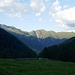 Im Abstieg ins Tal des Zösenbachs mit Blick zu am 31.07.20 überschrittenen Gipfeln
