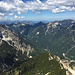 Blick nach Westen, rechts die Hochplatte, hinten Tannheimer