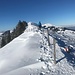 herrliche letzte Meter zum Gipfelkreuz - allerdings mit starkem und frostigem Wind