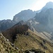 In centro foto il Rifugio Rosalba costruito sulla Cresta Segantini; in alto a dx, la cima della Grignetta (m 2.184).