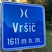 Vršič - Am 1.611 m hoch gelegenen Pass befindet sich der Ausgangs- und Endpunkt unserer heutigen Wanderung. Das Flatterband in der Bildecke wurde vermutlich bereits im Zusammenhang mit "Goni Pony" errichtet: Das " Rennen" mit Klappfahrrädern findet offenbar am Nachmittag statt.