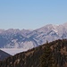 Innsbruck unter einer Nebeldecke, darüber die Nordkette