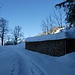 es liegt - hier - viel Schnee