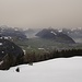 Rückblick in den ungewohnt "verschleierten" Talkessel Schwyz und zur Rigikette