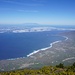 Blick vom Malpaso auf das Tal El Golfo. Im Hintergrund La Palma.