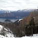 Dal Rifugio Boffalora vista sul sottostante lago di Como. A destra il Monte San Primo e a sinistra (oltre il promontorio che scende a Bellagio) le Grigne.