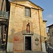 La chiesa di Santa Caterina a Fogliaro. Di origine quattrocentesca fu rimaneggiata nei secoli XVII e XVIII. Nella nicchia si trova la statua di Santa Caterina.