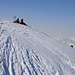 Ankunft auf dem Bärenhorn (2929m), wo schon zwei Tourengänger rasteten die von Norden her den Gipfel erreichten.