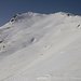 Nach einer Stunde Abstieg stand ich wieder auf dem Rücken Höhegga und sah nun wieder die Südseite vom Tällihorn (2820m/2811m).