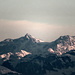 Das Alpenpanorama reicht von den Allgäuern bis in das westliche Berner Oberland. Hier der Zoom zur Schesaplana