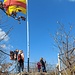 Auf dem höchsten Punkt vom Hohenkrähen. Die badische Flagge im strammen Ostwind