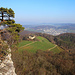 Foto zum einjährigen Jubiläum des Gipfelbuches auf der Schauenburgfluh vom 1.3.2021:

Aussicht von der Felskanzel auf der Schauenburgfluh zur Ruine Neu Schauenburg (600,6m).