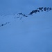 Zwei Skitourengeher steigen Richtung Fuorcla Margun auf.