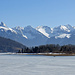 Blick über den gefrorenen Sihlsee.