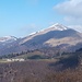 <b>Il Monte d'Orimento (1391 m), il Pizzo della Croce (1491 m) e in primo piano l'Alpe Bonello (1100 m).</b>