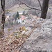 e a valle domina il Passo della Motta Rossa