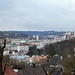 Zoom über die Dächer der Ilzstadt mit Blick auf Altstadt Passau und das Inntal