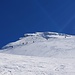Einige Skifahrer machen Platz am Redertengrat