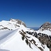 Blick vom Talmattespitz zum Gantrisch. Vorne links der verwechtete Ausstieg, wenn man vom Mittelberg kommt.