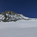 Auf dem oberen Plateau des Hohwänggletschers, darüber Pointe de Zinal S- und N-Gipfel, rechts der Col Durand