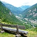 Blick vom Bacino Val dAmbra in die Leventina. Links dem Hang entlang die Strasse nach Faidal