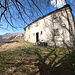 <b>La Colman (1120 m).<br />Ammiro per l’ennesima volta la straordinaria e panoramica posizione dello stabile, la cui porta d’ingresso è spianata; purtroppo l’edificio è abbandonato a sé stesso.<br /><img src="http://f.hikr.org/files/3302434k.jpg" /><br />La Colman in una foto del 13.01.2021.</b>