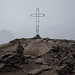 Das Kreuz steht etwas unterhalb des Gipfels