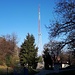 <b>La prima parte del percorso si sviluppa su una bella strada asfaltata, che passando da un campo di calcio e dallo stand di tiro, mi porta in prossimità di una grande antenna, ubicata all’interno della Piazza d’Armi. Qui mi trovo ad un bivio: a sinistra si scende in direzione di Robasacco, a destra si sale verso i Monti di Prato Grasso e la Cima di Medeglia. </b>