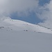 Zwei Skitourenfahrer kurz vor dem Gipfel Uf da Flüe.