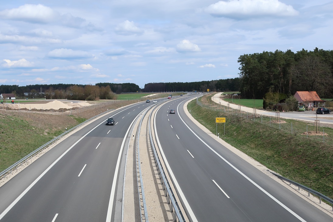 Der autobahnähnliche Neubau der Bundesstraße 2... [hikr.org]