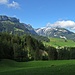 Leider tauchen weitere Wolken auf. Das Tagesziel, hier im Rücken, war teilweise ganz in Wolken verschwunden.