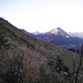 Vom Säntisweg auf etwa 1500 m Höhe aus gesehen, in der Sonne der Stockberg.