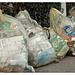 Ordnung muss sein!<br /><br />(So wie ich Deutschland kenne und vermute, verstößt das Fotografieren von anonymen Müllbeuteln gegen die DSGVO...<br />...Bitte lieber Betrachter, verrate mich nicht! )