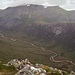 Blick vom ersten Munro des Tages, The Devil's Point (1004m), hinueber zum zweithoechsten Berg Schottlands, Ben Macdui (1309m).