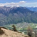 fantastisch: Tiefblick vom Gipfelkreuz nach Claro - und Hinüberblick zu [https://www.hikr.org/tour/post70628.html Pizzo di Claro] und Piz de Molinera
