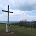 Am höchsten Punkt Mittelfrankens steht ein Gipfelkreuz.