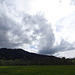 kurz bevor die ersten graueren Wolken die ersten wenigen Regentropfen bringen