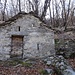 alte Hütte im Wald bei In Bréna