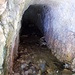 Un ramo del torrente Valfredda entra in miniera, per uscire da un altro ingresso.
