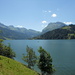 Typische Szenerie am Wägitalersee mit Blick zum Fluebrig. Rundum poppen kleine Cumuluswölklein auf, die gute (thermisch aktive) Flugbedingungen versprechen.