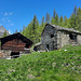 Entre Sale et Elsa (1680m), deux bâtiments tombant en ruine. 