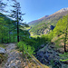 Descente en direction de Gabi par le Stockalperweg. Juste après avoir franchi le torrent du Feergabu.