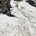 Das Schneefeld, welches wir anfänglich umklettert haben hat sich im Abstieg als nicht ganz so kritisch herausgestellt.