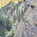Über der Schlucht, links das schmale Weglein