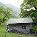 Hütte bei Perostabbio, ab hier wird es blau-weiss