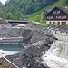 Neubau einer Wildbachsperre inkl. Abfluss-Messschwelle an der Seez in Weisstannen. Die Seez wird beim Bau temporär umgeleitet.