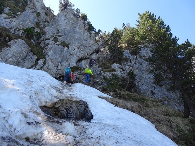 mit Übergang zum abschliessenden, gesicherten... [hikr.org]