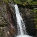Im  Bild der erste Wasserfall, der sich in einer riesigen Gumpe sammelt um anschließend .....