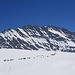 Trugberg vom Jungfraujoch. Vorne der gesicherte Wanderweg zur Mönchsjochhütte (Foto 2021)